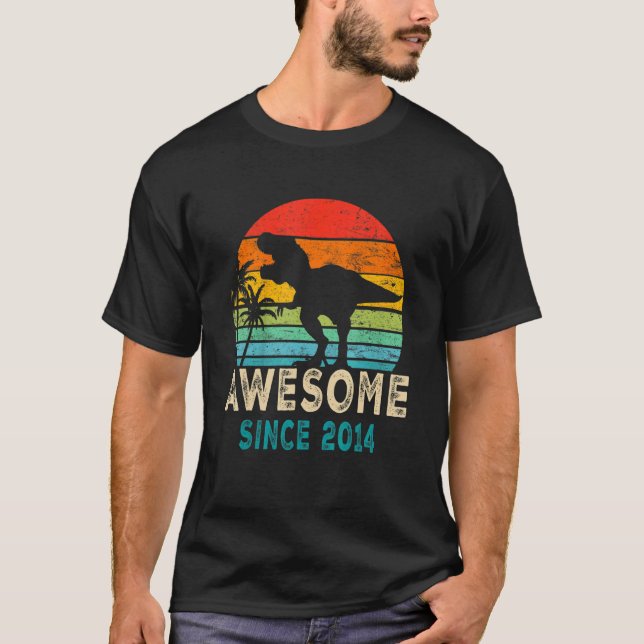 T-shirt Dinosaure 8 ans stupéfiant depuis 2014 8e annivers (Devant)