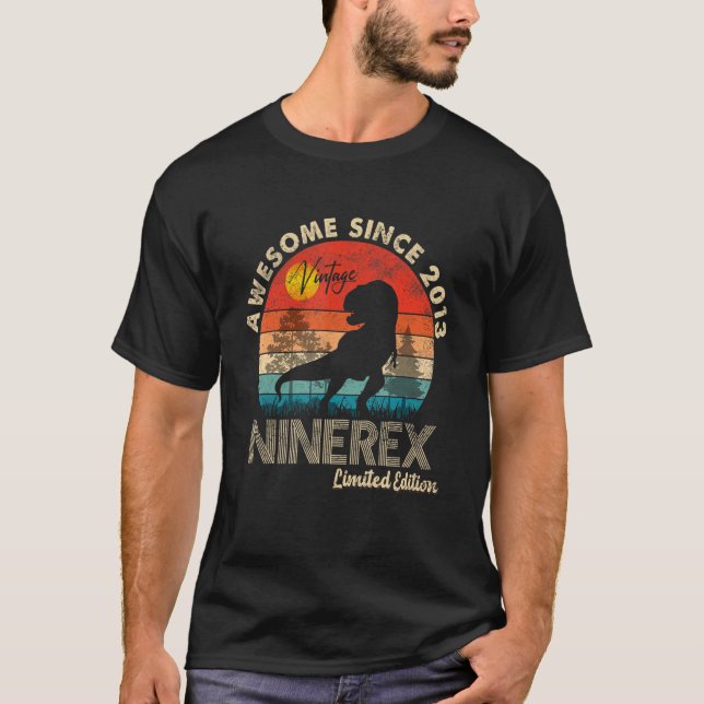 T-shirt Dinosaure 9 ans stupéfiant depuis 2013 9e annivers (Devant)