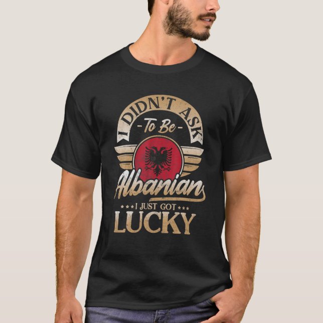 T-shirt Dit drôle albanais (Devant)