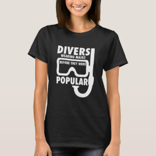 T-shirt Divers portant des masques avant qu'ils ne soient