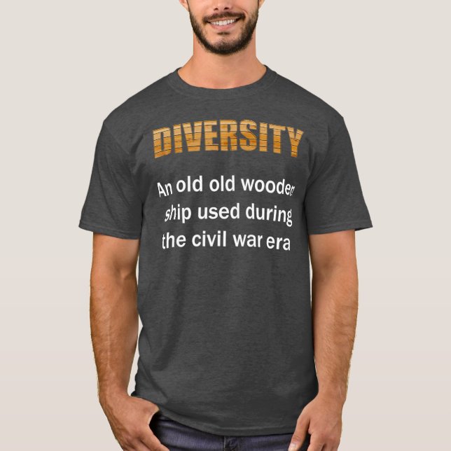 T-shirt Diversité Un Vieux Bateau En Bois Utilisé Pendant  (Devant)