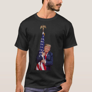 T-shirt Donald Trump Accroche un autocollant de drapeau am