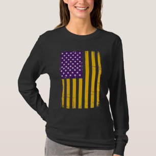 T-shirt Drapeau américain violet et or en détresse Vector