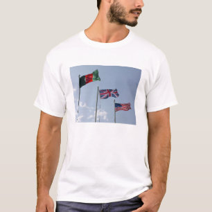 T-shirt Drapeau du Royaume-Uni entre les drapeaux afghans 