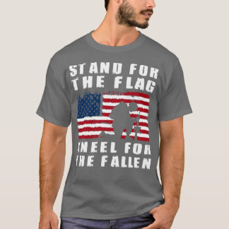 T-shirt Dressez-vous pour le drapeau, agenouillez-vous pou
