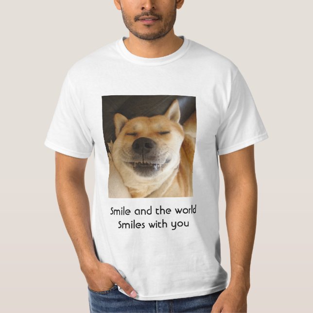 T-shirt drôle mignon chien souriant avec slogan exaltant (Devant)