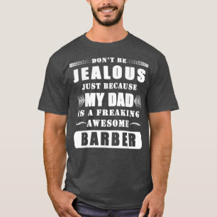 T-shirt Drôle Mon Père Est Un Magnifique Vêtement En Barbi
