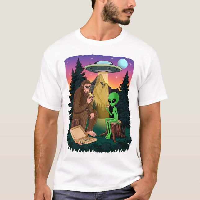 T-shirt Drôle Pizza Bigfoot mangeant avec des ovnis Aliens (Devant)