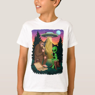 T-shirt Drôle Pizza Bigfoot Manger Avec Randonnée UFO Alie
