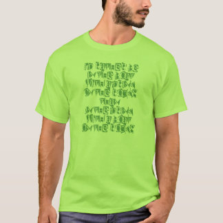 T-shirt Drôle sur les roches dans un bateau