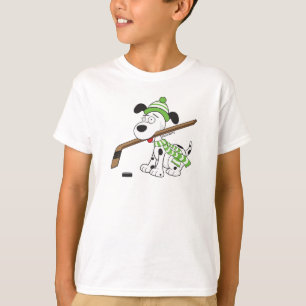 T-shirt Écharpe verte de chien de hockey mignon et bâton d