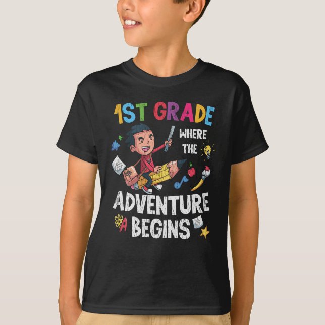 T-shirt École d'aventure de 1ère année Enseignant Garçons (Devant)