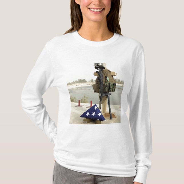 T-shirt Écran d'équipement des soldats tombés (Devant)
