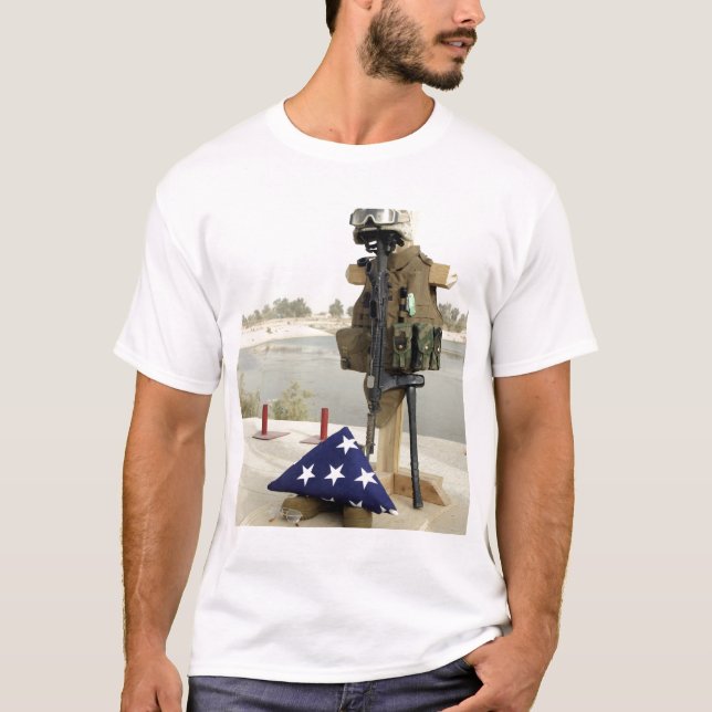 T-shirt Écran d'équipement des soldats tombés (Devant)