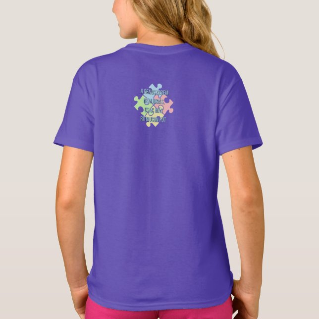 T-shirt Egyedinek születtem – kedves zsiráfos design (Dos)