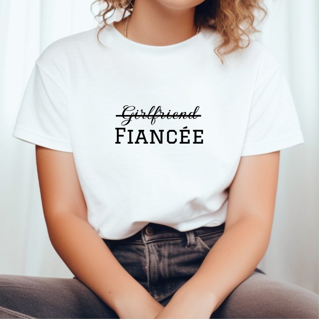 T-shirt Élégante amie Fiancée fiançailles faire-part (Créateur téléchargé)