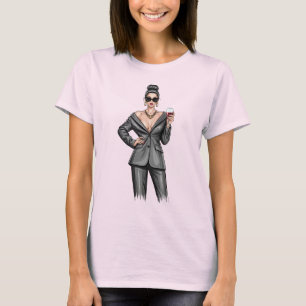 T-shirt Élégante patronne en tailleur gris avec vin rouge