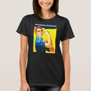 T-shirt Elle A Néanmoins Persisté De Fortes Femmes Rosie R