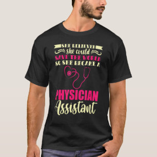 T-shirt Elle Devrait Sauver Le Monde Elle Est Devenue Méde