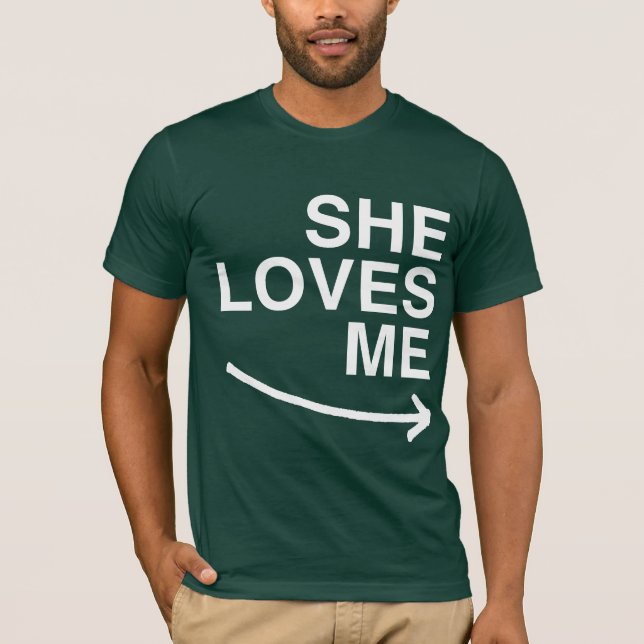 T-shirt Elle m'aime (droit) - .png (Devant)
