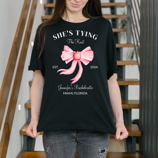 T-shirt Elle noue le noeud Bachelorette Mariage Party (Créateur téléchargé)
