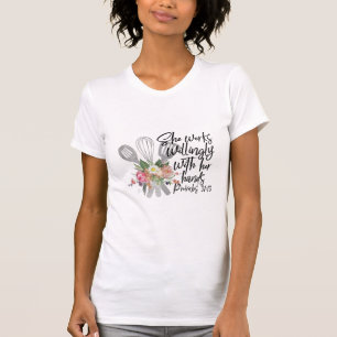 T-shirt Elle Travaille Avec Volonté Avec Ses Mains