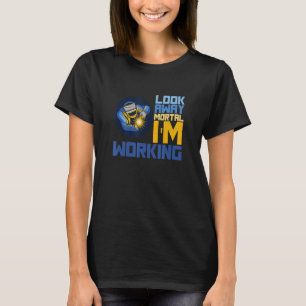 T-shirt Éloigne-toi mortel je suis soudeur en train de sou