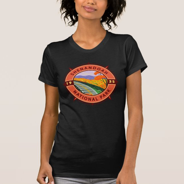T-shirt Emblème de compass rétro du parc national de Shena (Devant)