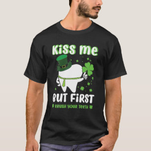 T-shirt Embrasse-moi, mais d'abord brosser tes dents Denta