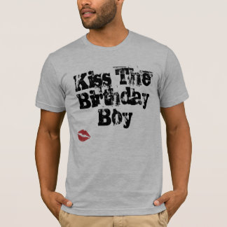 T-shirt Embrassez le garçon d'anniversaire