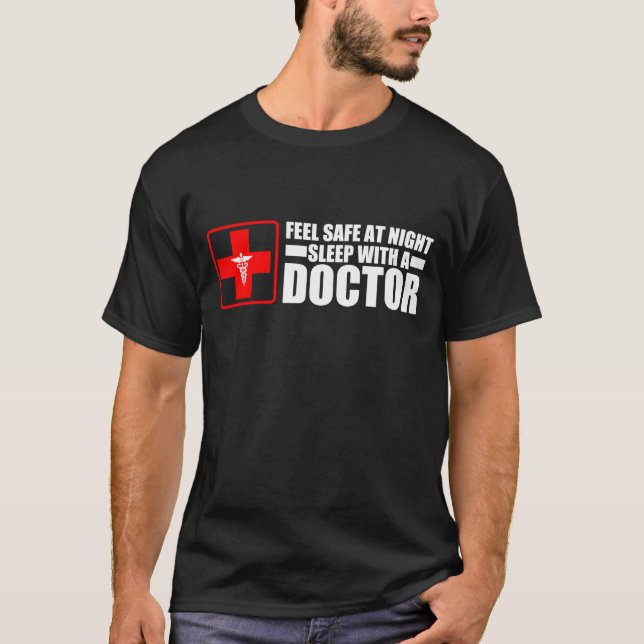 T-shirt En sécurité de sentir au sommeil de nuit avec un (Devant)