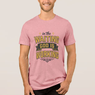 T-shirt En Tri-matière Dieu Est En Train De Travailler Vintage Faith Typo