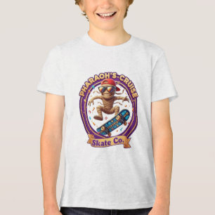 T-SHIRT EN TRI-MATIÈRE MOMIE SUR UN SKATEBOARD