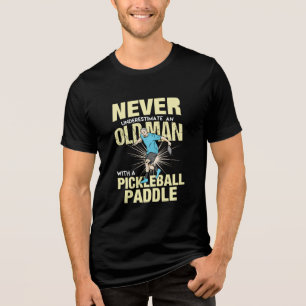 T-shirt En Tri-matière Pickleball - Vieux Homme Avec Pickleball Paddle