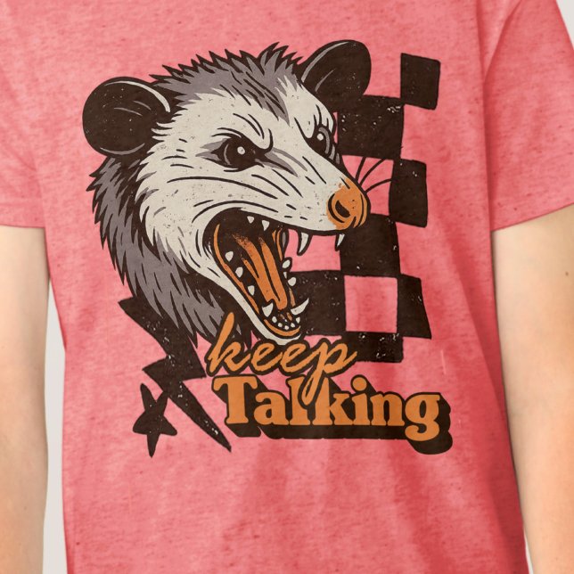 T-shirt En Tri-matière Retro Continue Talking Feral Possum : Animal sauva (This keep talking feral possum design brings bold edgy humor to your day!
)