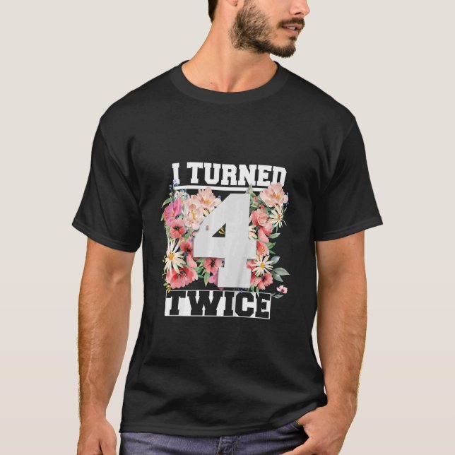 T-shirt Enfants J'Ai Tourné 4 Deux fois 8 ans Anniversaire (Devant)