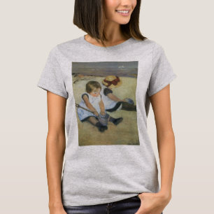 T-shirt Enfants Jouant sur la Plage par Mary Cassatt