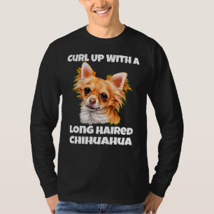 T-shirt Enfiler Avec Un Chien Chihuahua Aux Cheveux Longue