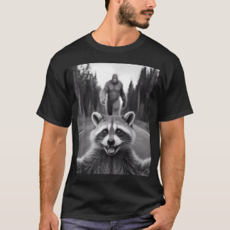 T-shirt Énorme Raton Laveur Prend un Selfie Avec Sasquatch