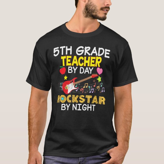T-shirt Enseignant de 5e année par jour Rockstar Night Cin (Devant)