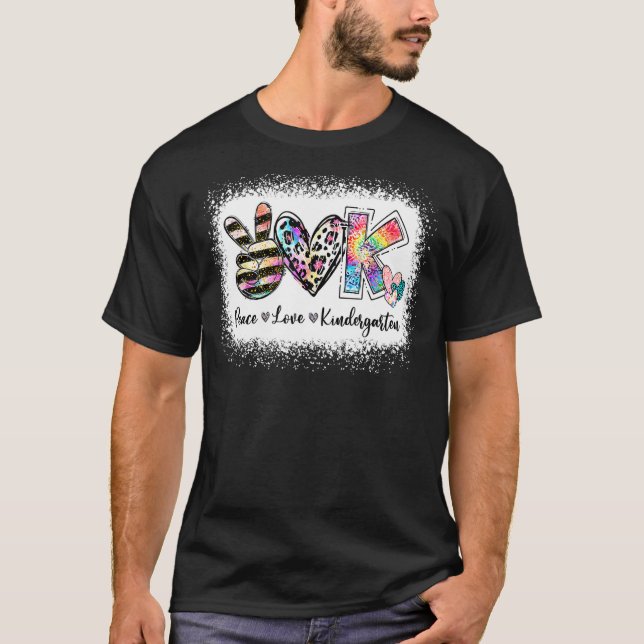 T-shirt Enseignant de l'année Peace Love Kindergarten Team (Devant)