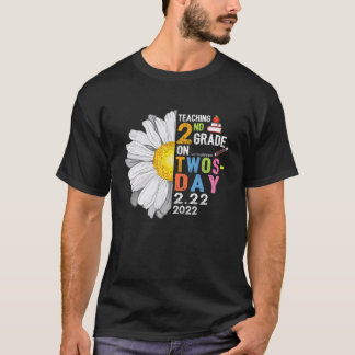 T-shirt Enseignement 2E Année Le Jour 2-22-22 Le 22 Févrie