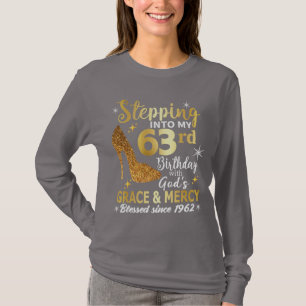 T-shirt Entrée dans mon 63e anniversaire avec grâce des di