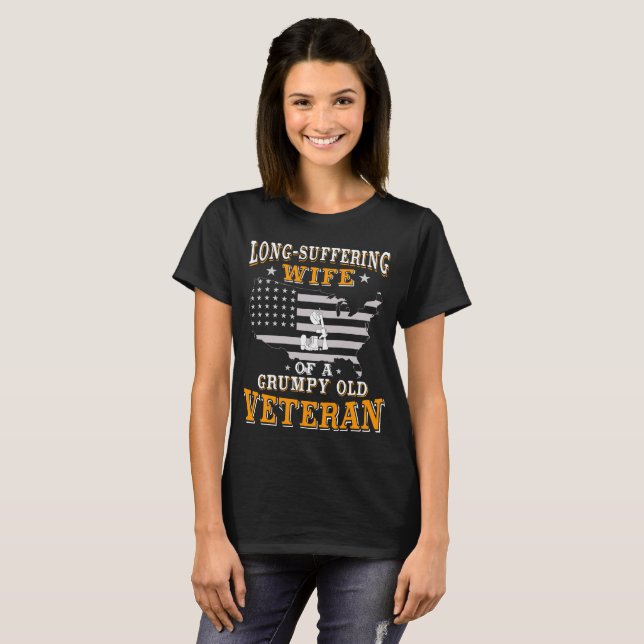 T-shirt Épouse endurante d'un vieux vétéran grincheux (Devant entier)