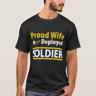 T-shirt Épouse fière d'une chemise déployée de soldat