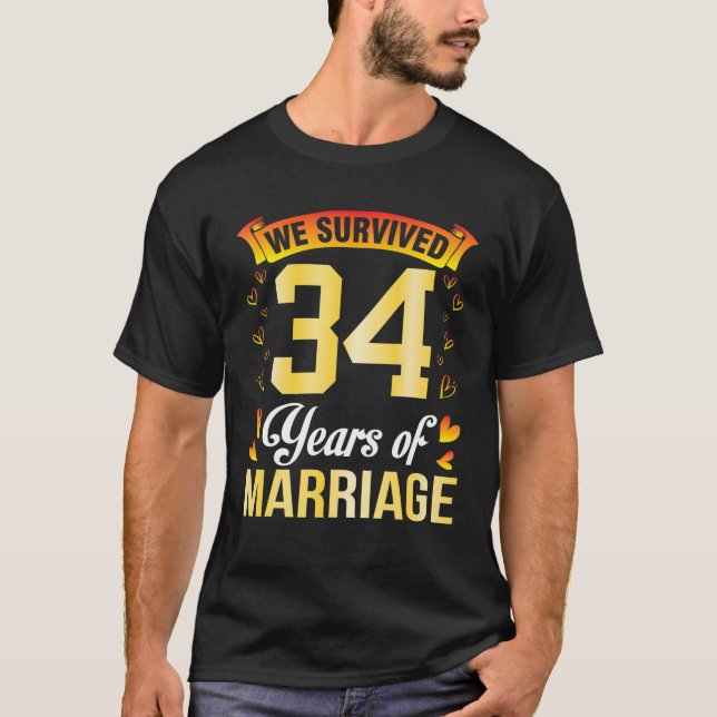 T-shirt Épouse Mari Nous Avons Survécu 34 Ans De Mariage (Devant)