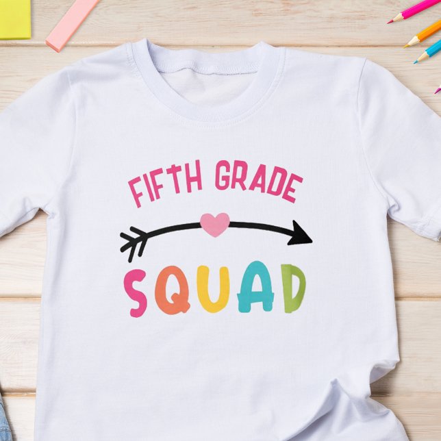 T-shirt Équipe de 5e année scolaire (Start the school year off with some fun with this cute back to school t-shirt.)