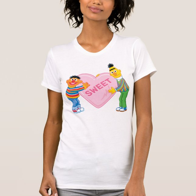 T-shirt Ernie & Bert Big Valentine's Heart (Devant)