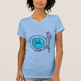 T-shirt … Et le plat a couru loin avec la cuillère
