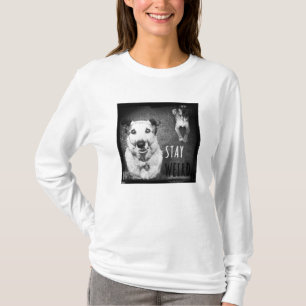 T-shirt étrange de douille de séjour de long